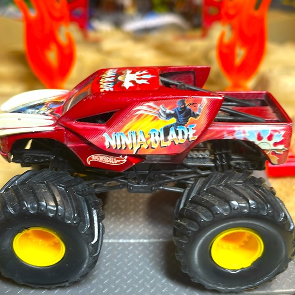 Mini Ninja Blade - Picture 3 of 3